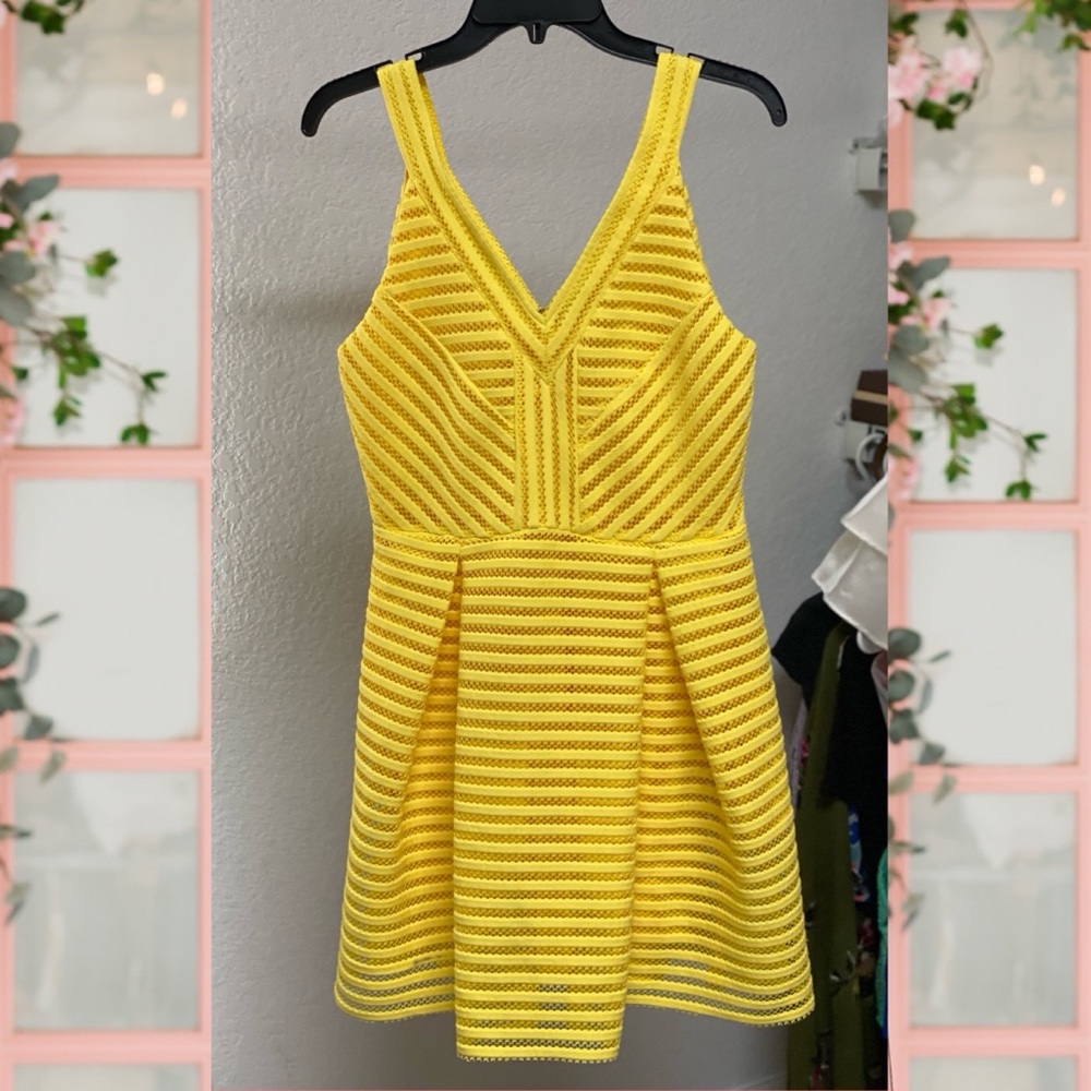 Elegant minidress “used once” - Picture 1 of 6